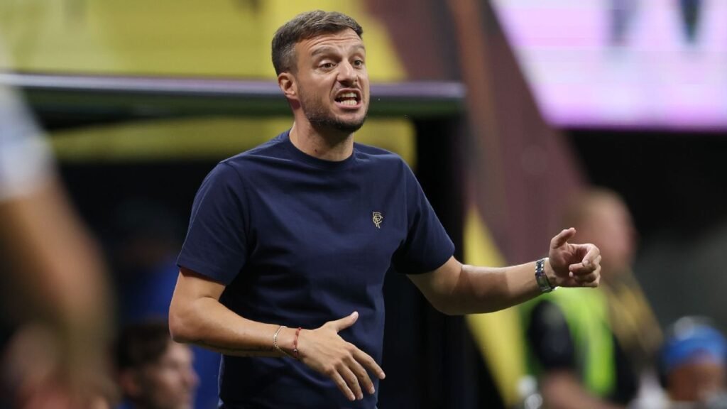 Botafogo presenta a Anselmi como nuevo director técnico, ex Cruz Azul.