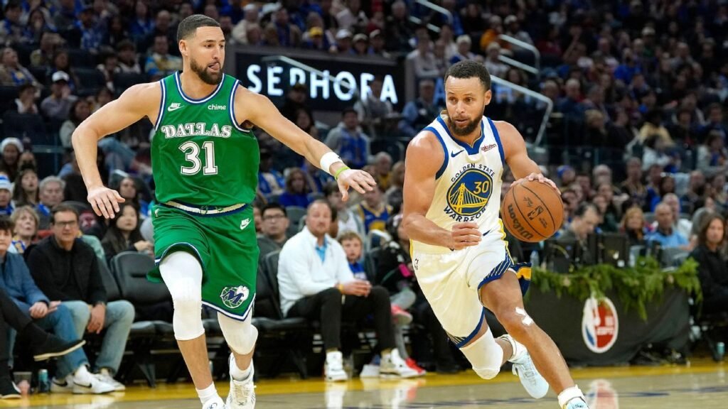 El triple de Curry impulsa a los Warriors hacia su tercer triunfo consecutivo