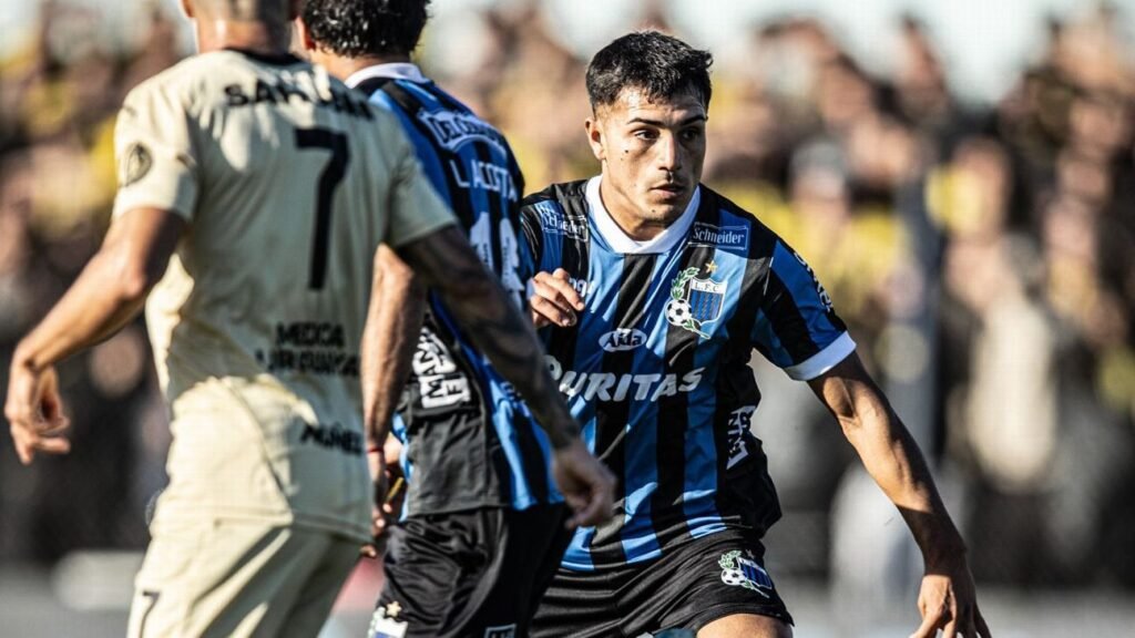 León presenta a Nicolás Vallejo como nuevo fichaje