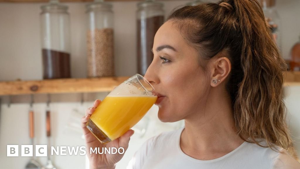 Los beneficios de un jugo de naranja diario para la salud del corazón