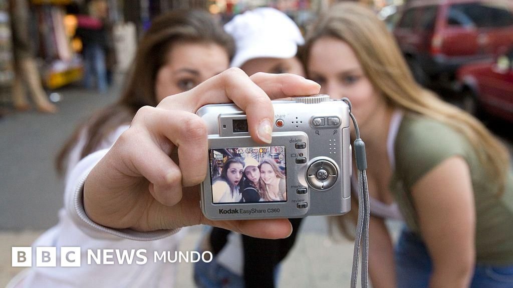 Razones por las que tus fotos de principios de los 2000 podrían estar irremediablemente perdidas (y cómo preservar las que aún tienes)