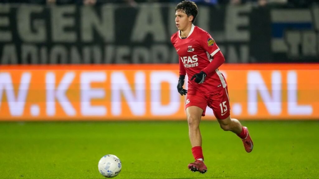 Mateo Chávez, el único mexicano que avanzó en la jornada europea a pesar de su lesión