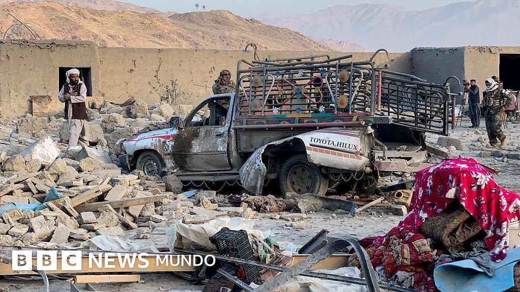 Pakistán lanza ofensivas en Kabul y otras ciudades afganas en medio del aumento de los choques en la frontera