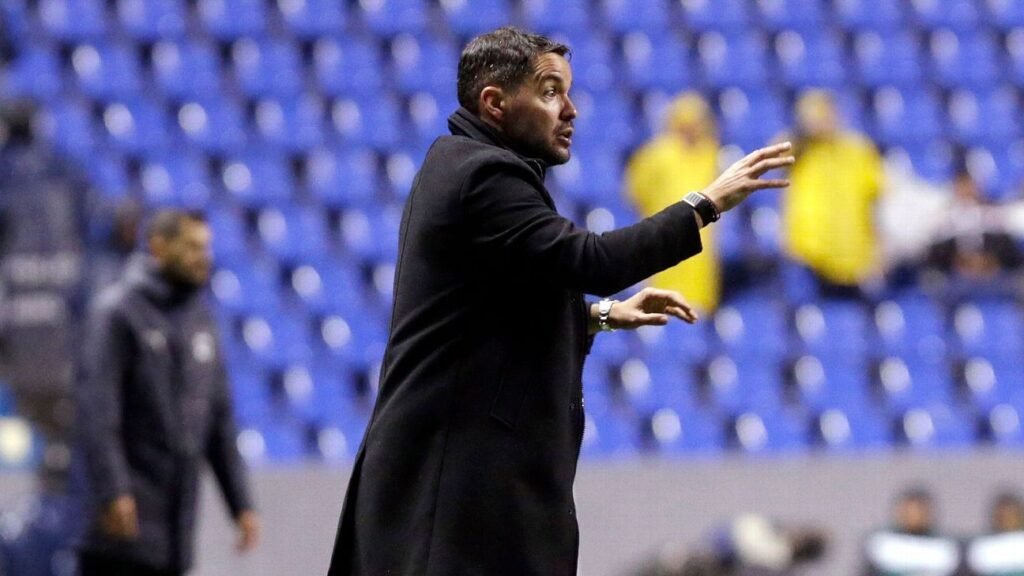 Larcamón cuestiona el calendario: "Debería haber más criterio"