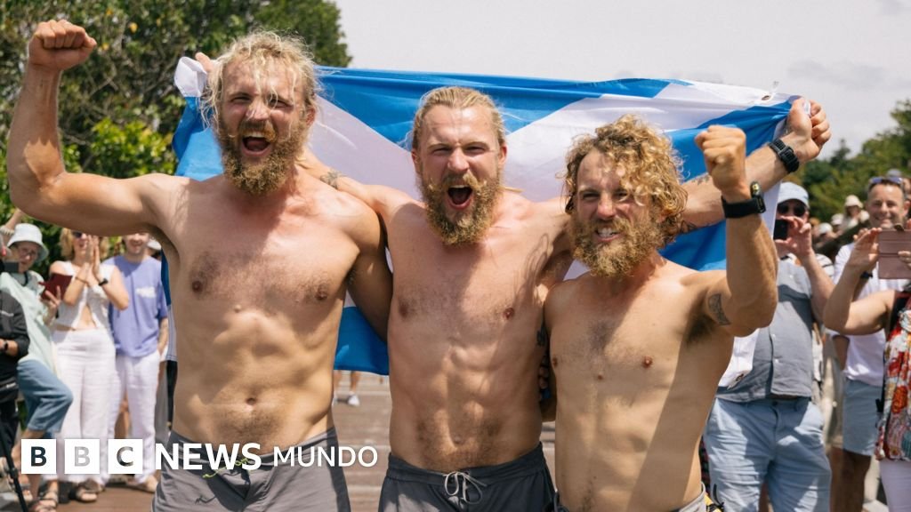 Los tres hermanos que desafiaron los océanos al remar 15,000 km desde Perú hasta Australia