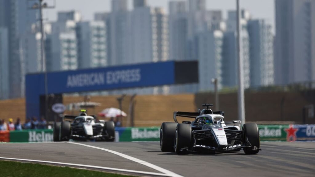 Pérez comenzará en la última posición en el GP de China