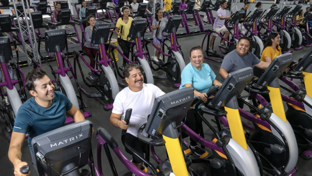 Planet Fitness avanza en su misión de transformar a México, superando récords con más de 280,000 miembros activos.