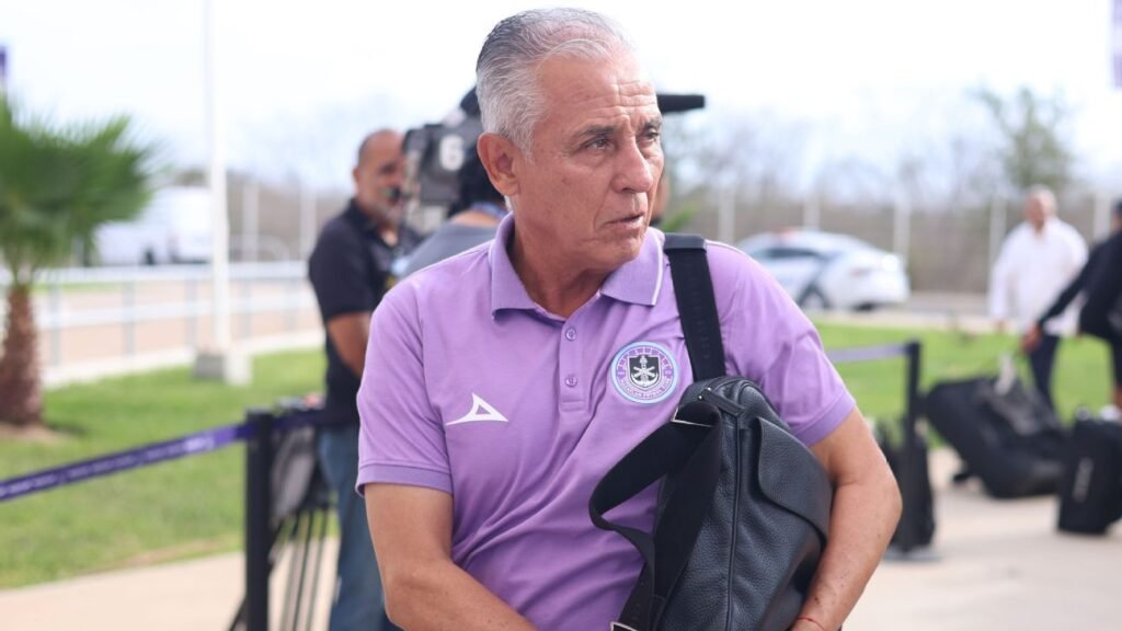 Castigado el DT Bueno por su enfrentamiento con la árbitra