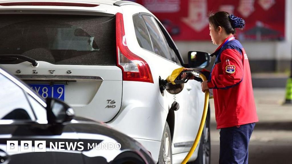 El precio del petróleo se dispara a su nivel más alto desde 2022 por una posible intervención de EE.UU. en el conflicto de Irán