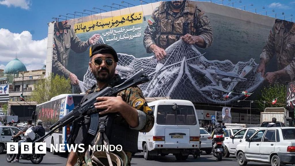 Irán cierra nuevamente el estrecho de Ormuz tras acusar a EE.UU. de "piratería" por su bloqueo naval