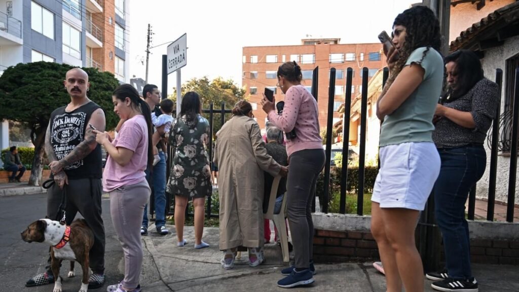 Un fuerte terremoto de 7.4 grados impacta a Colombia y se siente en Ecuador y Panamá