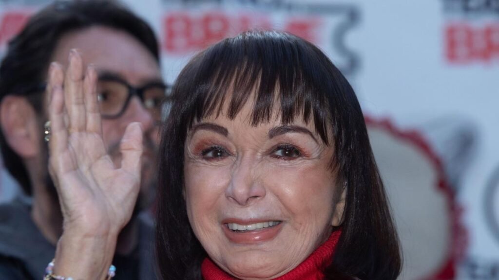 ¡María Antonieta de las Nieves protagonizará una bioserie! Édgar Vivar será parte de su relato.