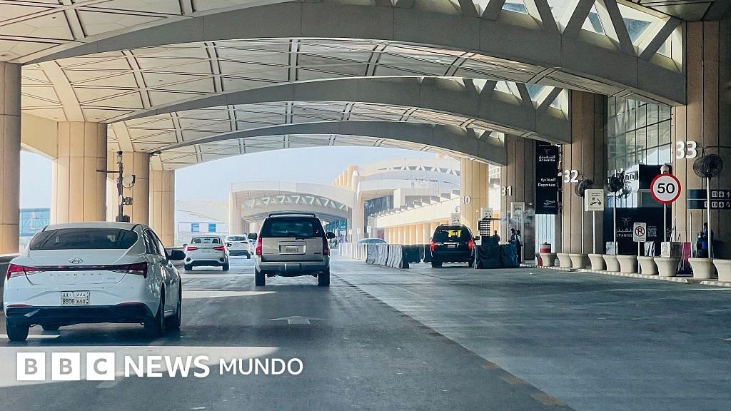 Al menos 12 víctimas mortales y más de 300 heridos tras ataque en el aeropuerto internacional de Riad, Arabia Saudita